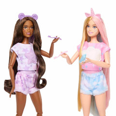 Barbie Cutie Reveal twinkle makeup changes color during play.