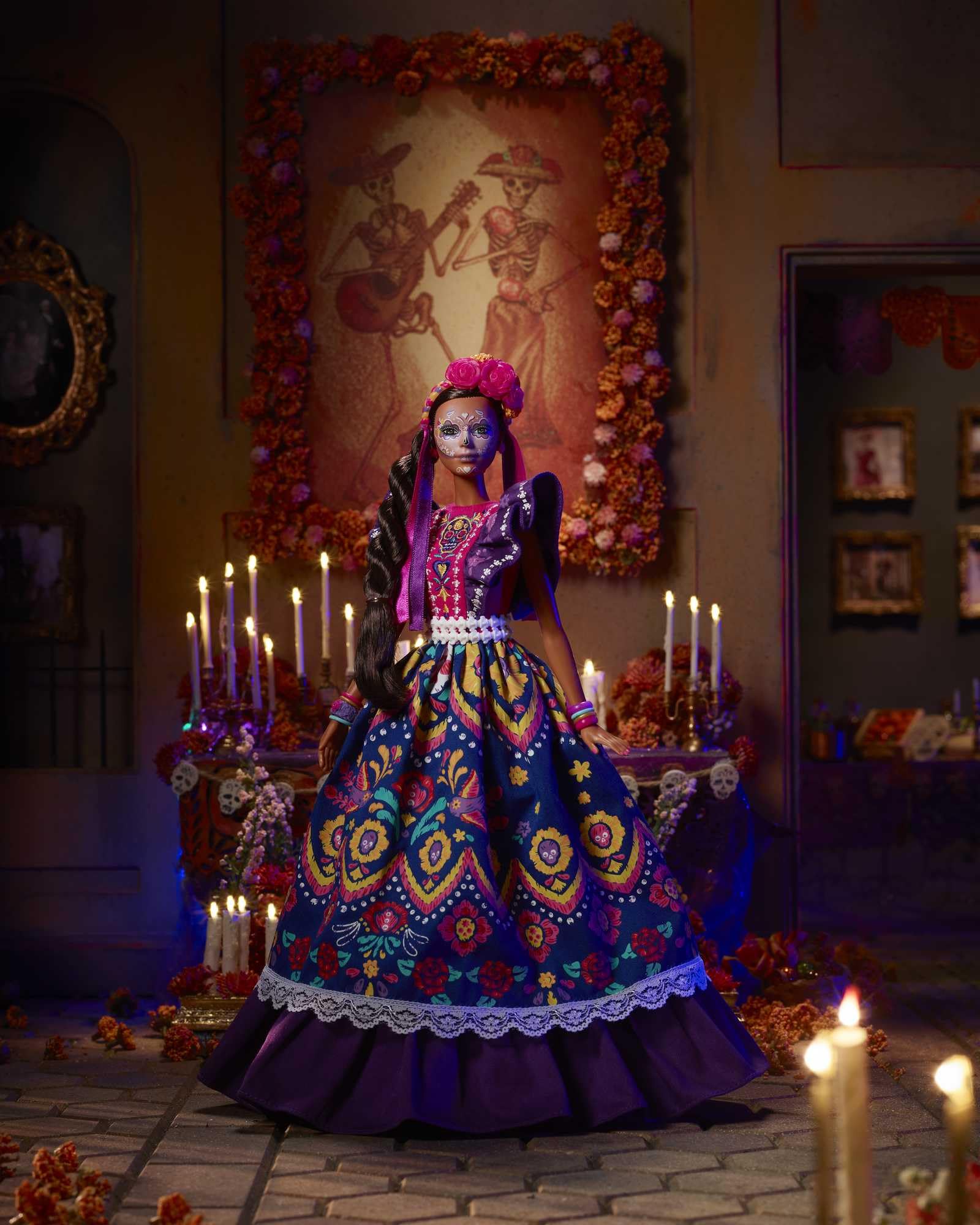 Barbie Día De Muertos face paint close-up, showcases festive artistry on the doll.