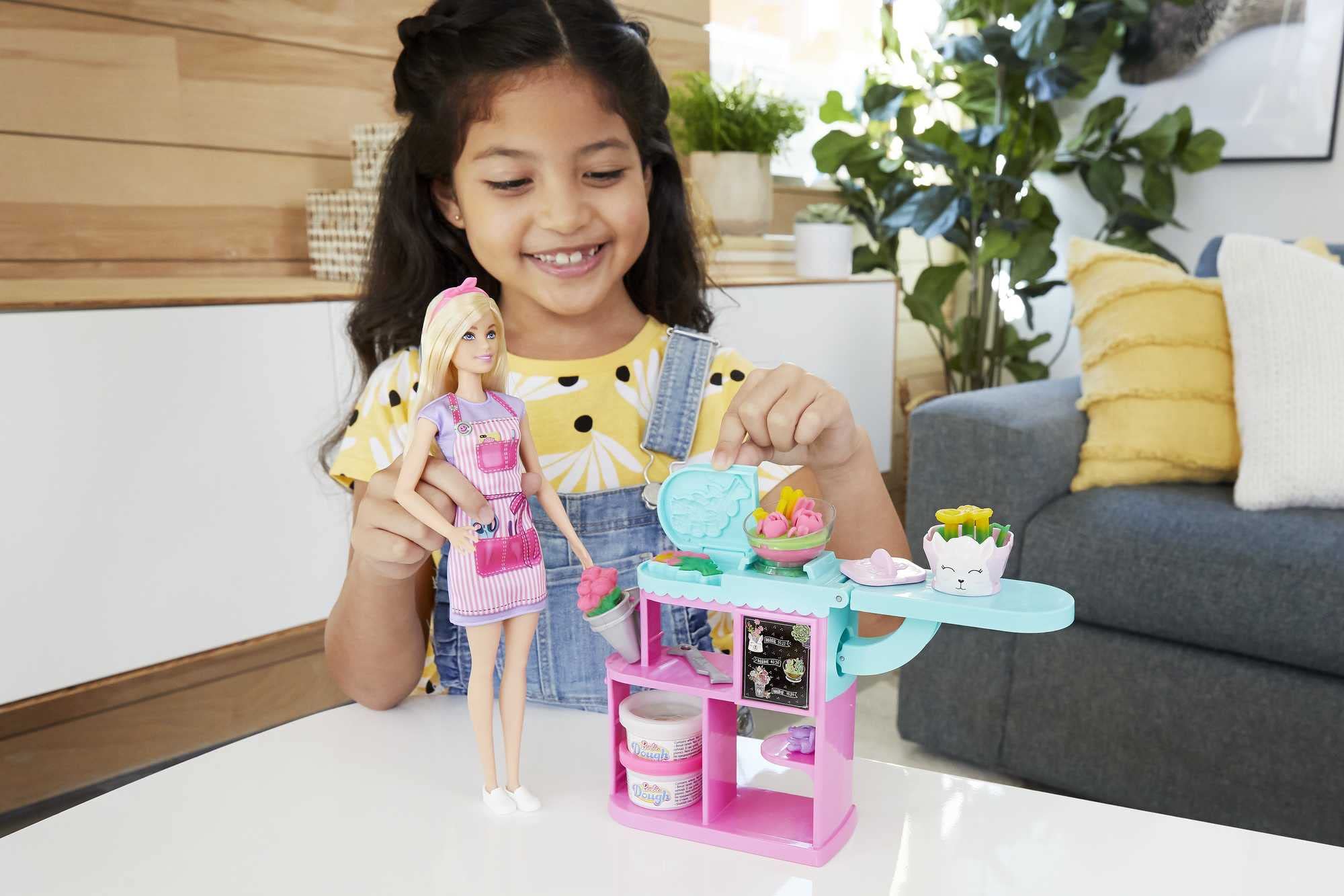 Barbie yellow dough for flowers enables bright, creative blooms at the station.