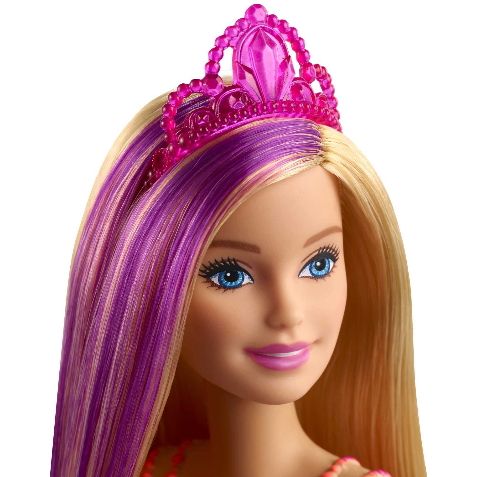 Barbie Dreamtopia detailed face design supports expressive pretend play.