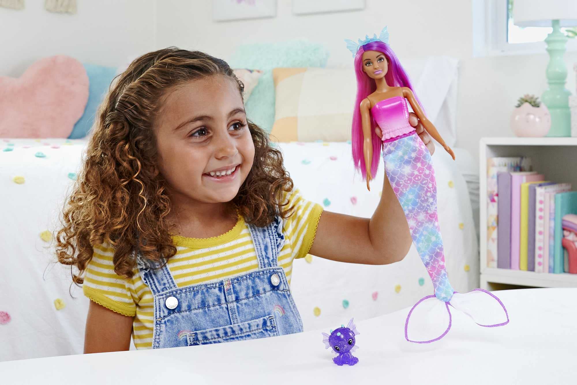 Barbie Dreamtopia doll royal skirt enhances regal storytelling and dress-up.