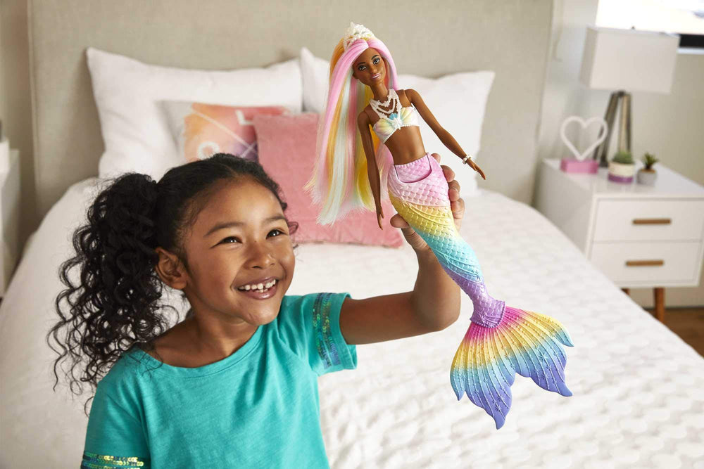 Barbie Dreamtopia rainbow tail color-change effect after warm water