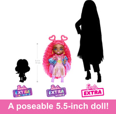 Barbie Extra Fly Minis gold heart belt highlights easy accessorizing during playtime.