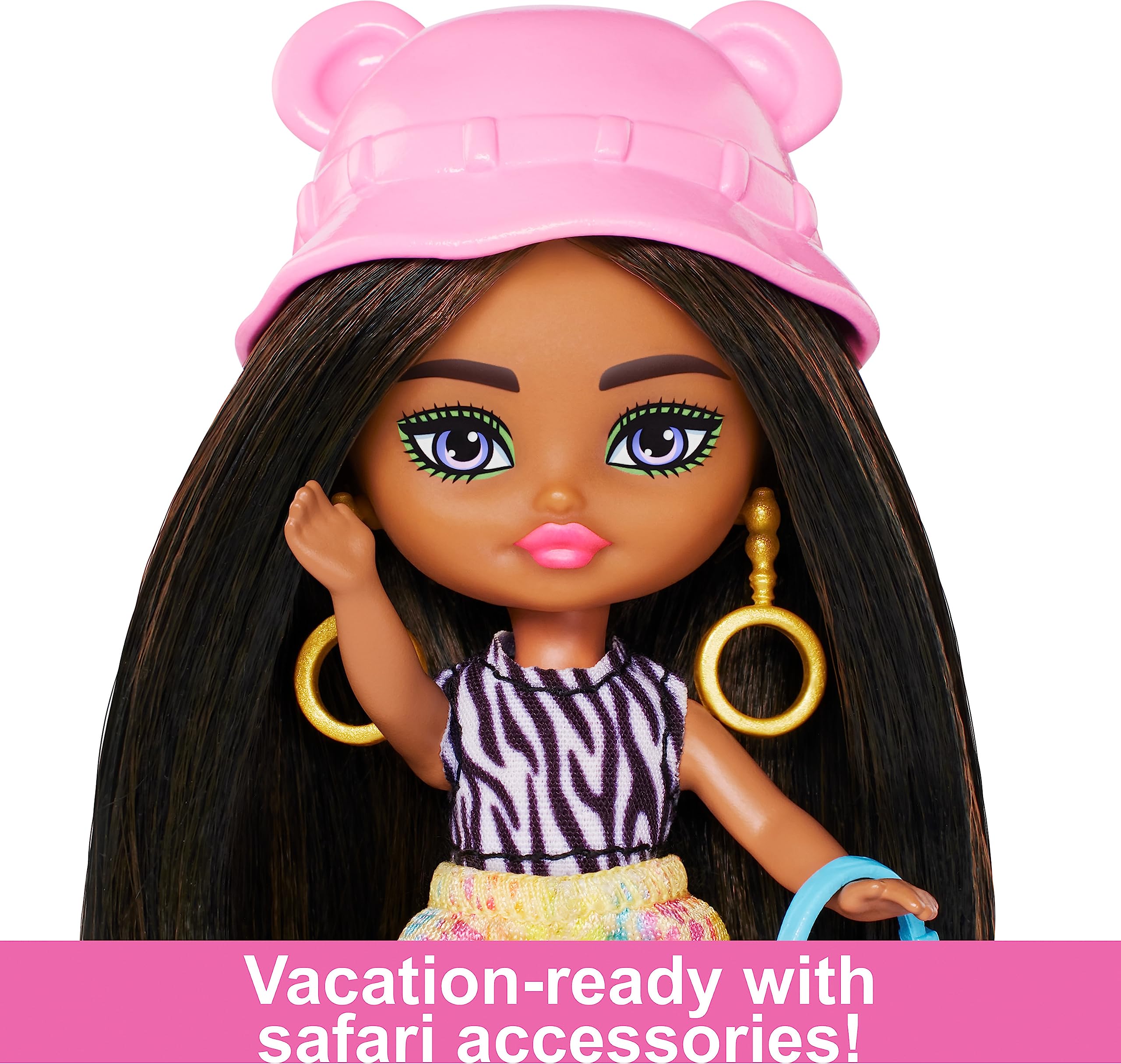 Barbie Extra Mini Minis green duffel bag adds portable adventure flair.