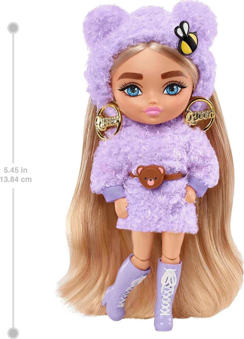 Barbie Extra Minis heart-eye sunglasses add flair to pretend photos.