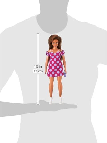 Barbie Fashionistas #171 white boots complete the chic ensemble.