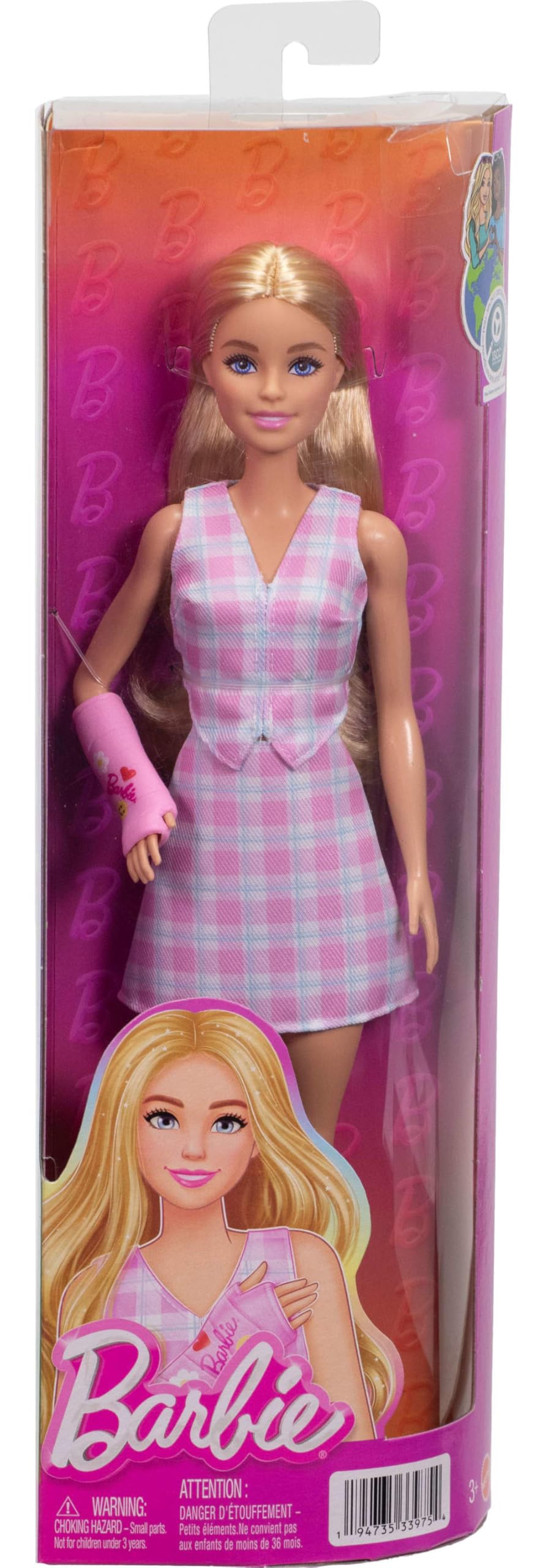 Barbie Fashionistas #243 outfit complete inspires creative play sessions.