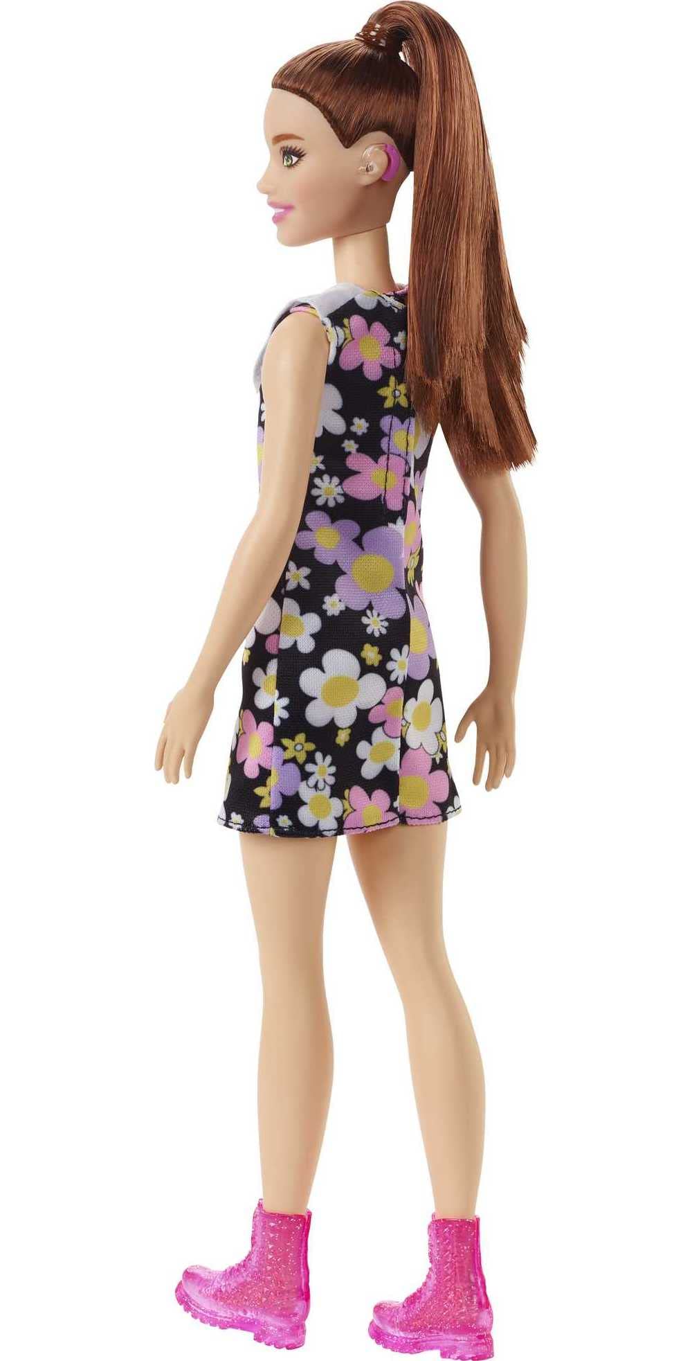 Barbie Fashionistas #187 showcases diverse skin tones for real-world play.