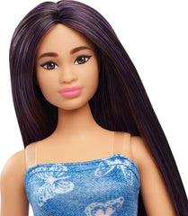 Barbie Fashionistas 231 wearing pink belt adds colorful detail to pretend fashion shows.