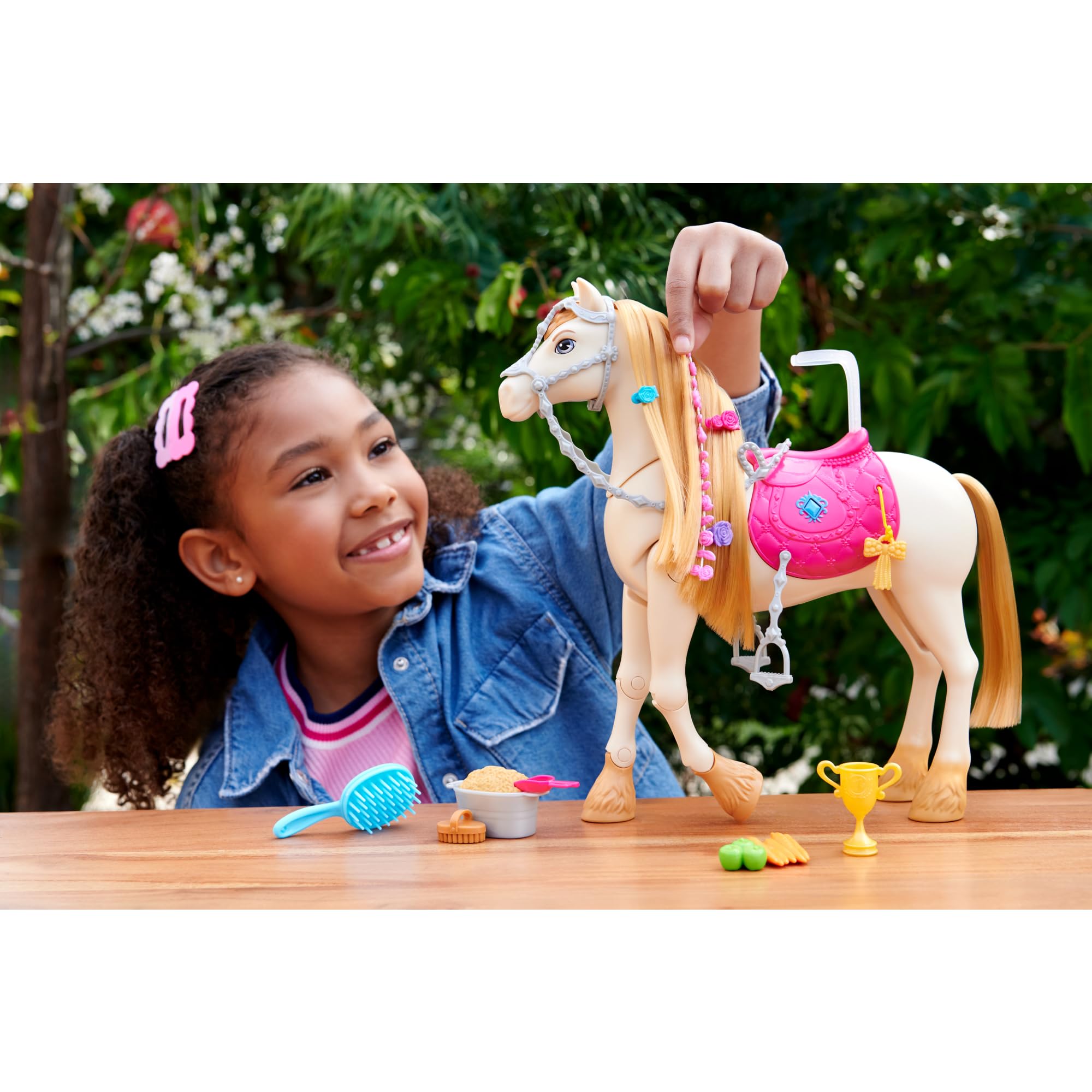 Barbie horse sounds and neighs trigger realistic audio cues for imaginative storytelling.