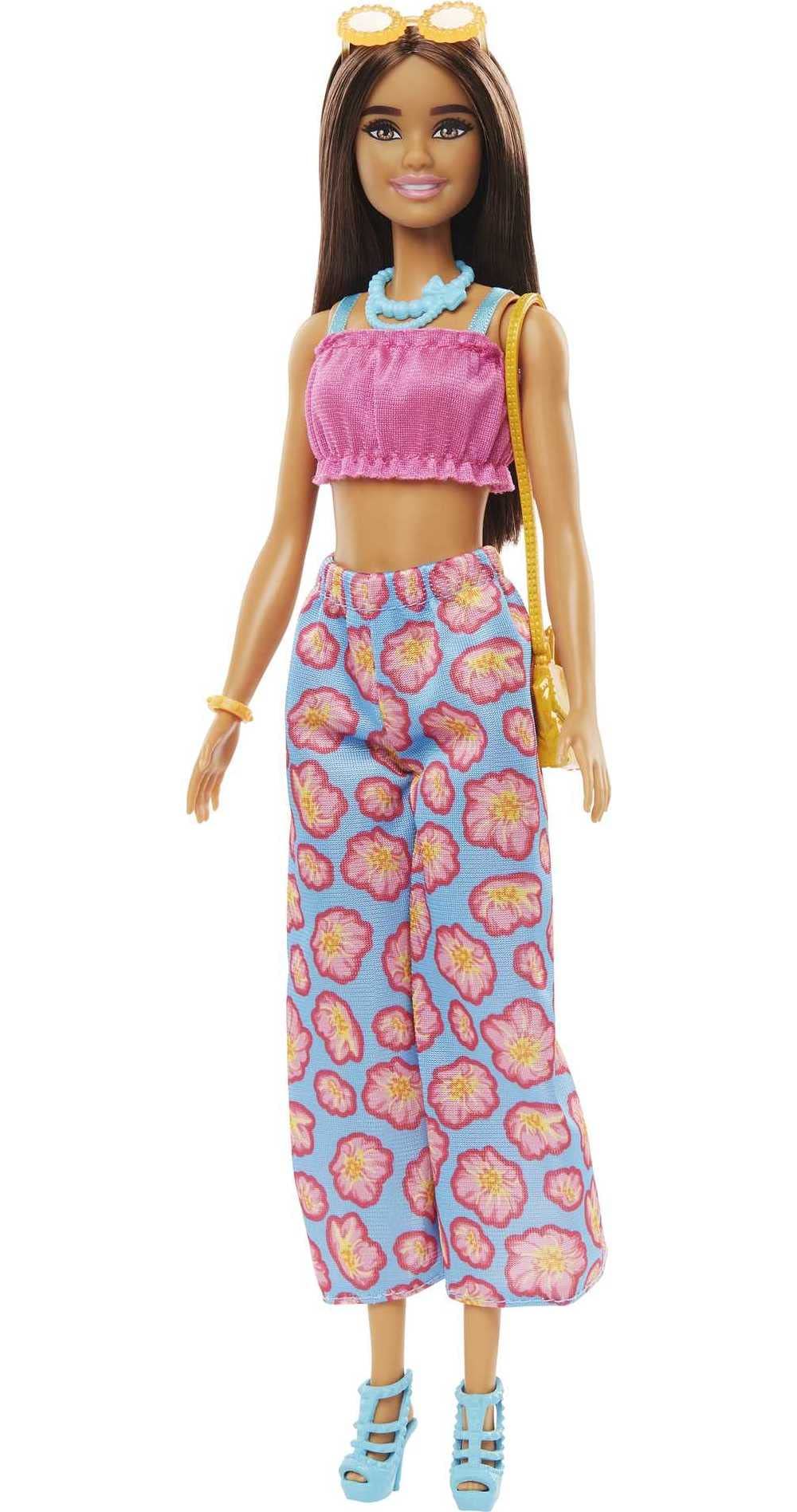 Barbie mix and match accessories for cute outfits and storytelling