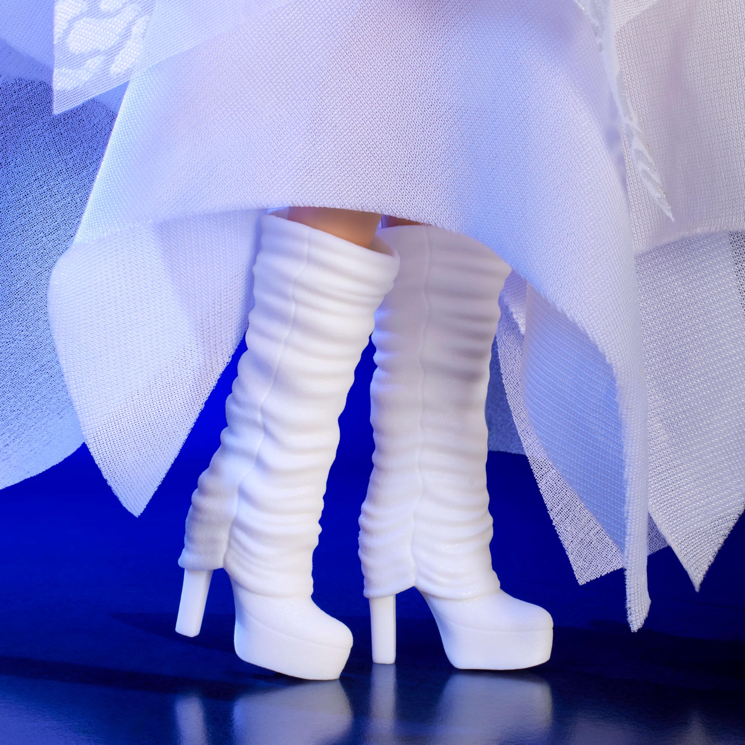 Barbie Signature Stevie Nicks top hat adds dramatic on-stage flair.