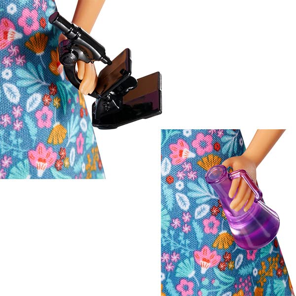 Barbie Teacher Doll packaging highlights collectible value and gift-ready presentation.