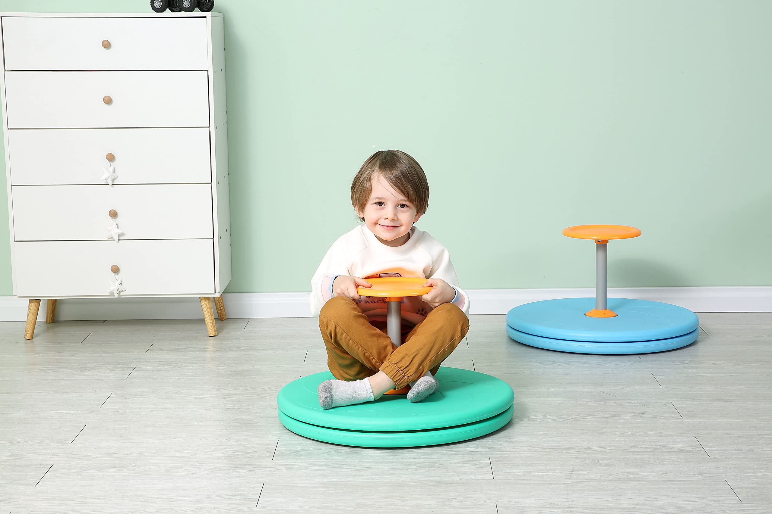 BARNEY KAITE BS Spinner-X seated green close-up assembly shows easy 5-minute setup