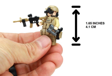 Battle Brick CCT figure showcasing two-colored M4 carbine for realistic gear.