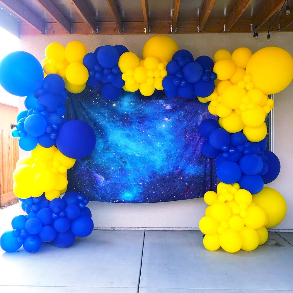 BAUANOOY graduation party balloons enhance festive displays.