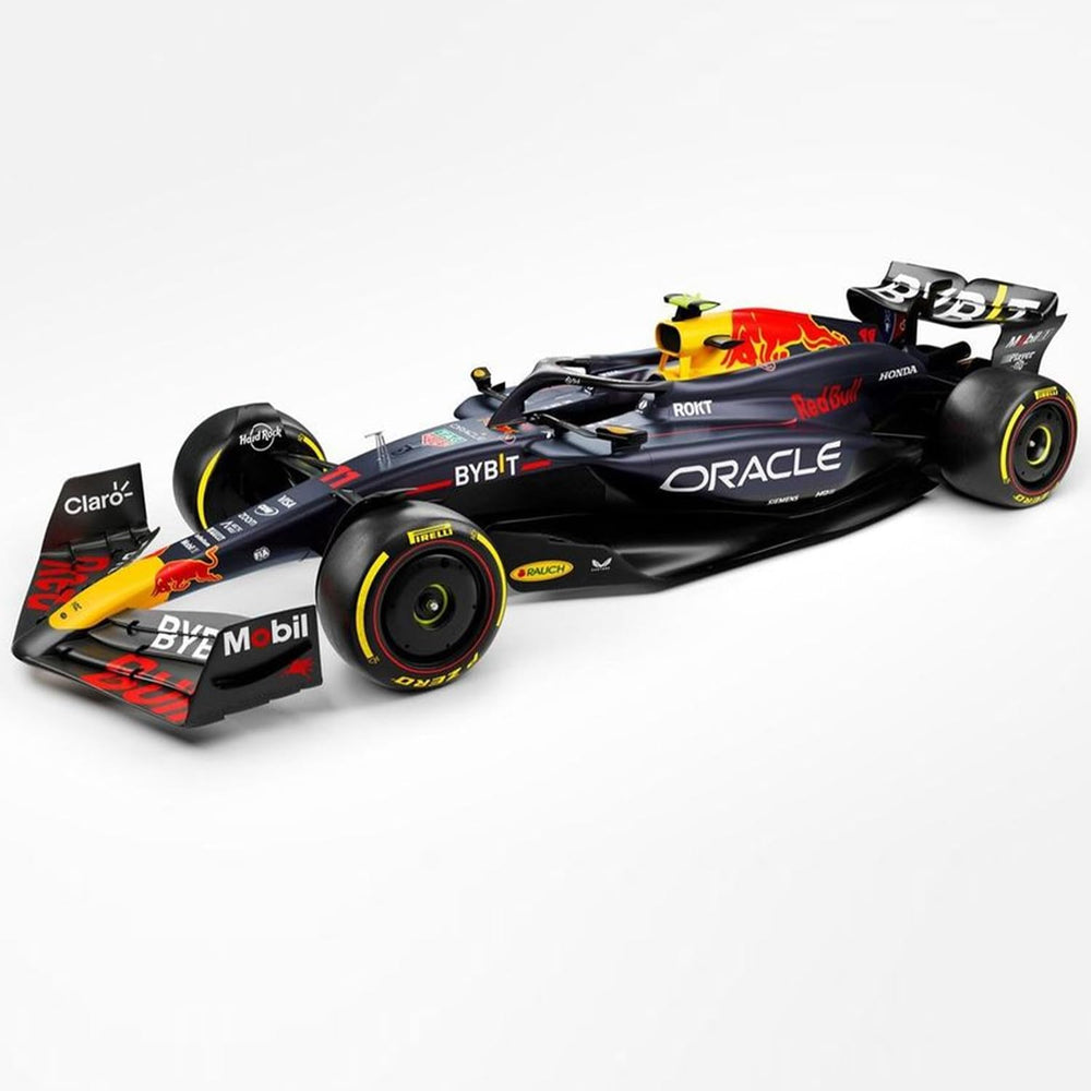 BBurago Red Bull RB20 rear spoiler detail enhances authenticity of the model.