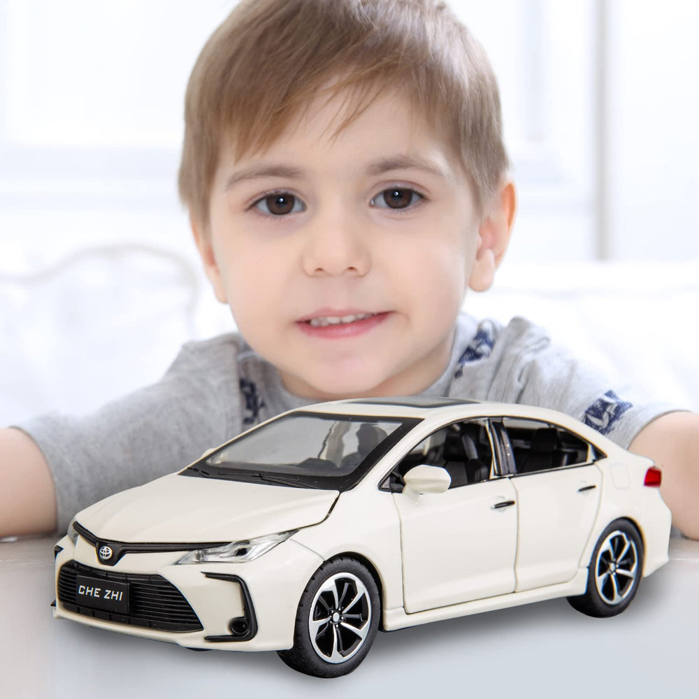 BDTCTK 1:32 Corolla engine sound and lights enhance play realism.