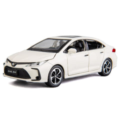 BDTCTK 1:32 Corolla front view shows durable zinc alloy body and precise detailing.