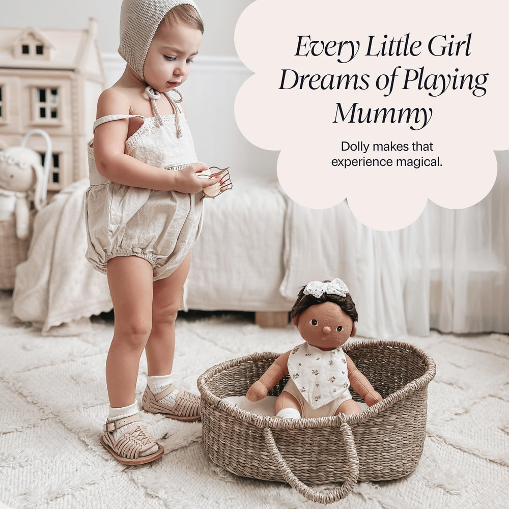 Seagrass Moses basket by BEBE BASK uses sustainable materials for eco-friendly play
