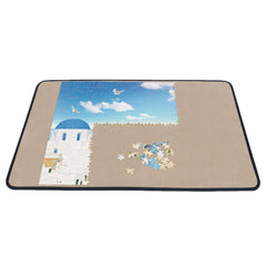 Becko US puzzle board khaki surface keeps pieces in place during play.