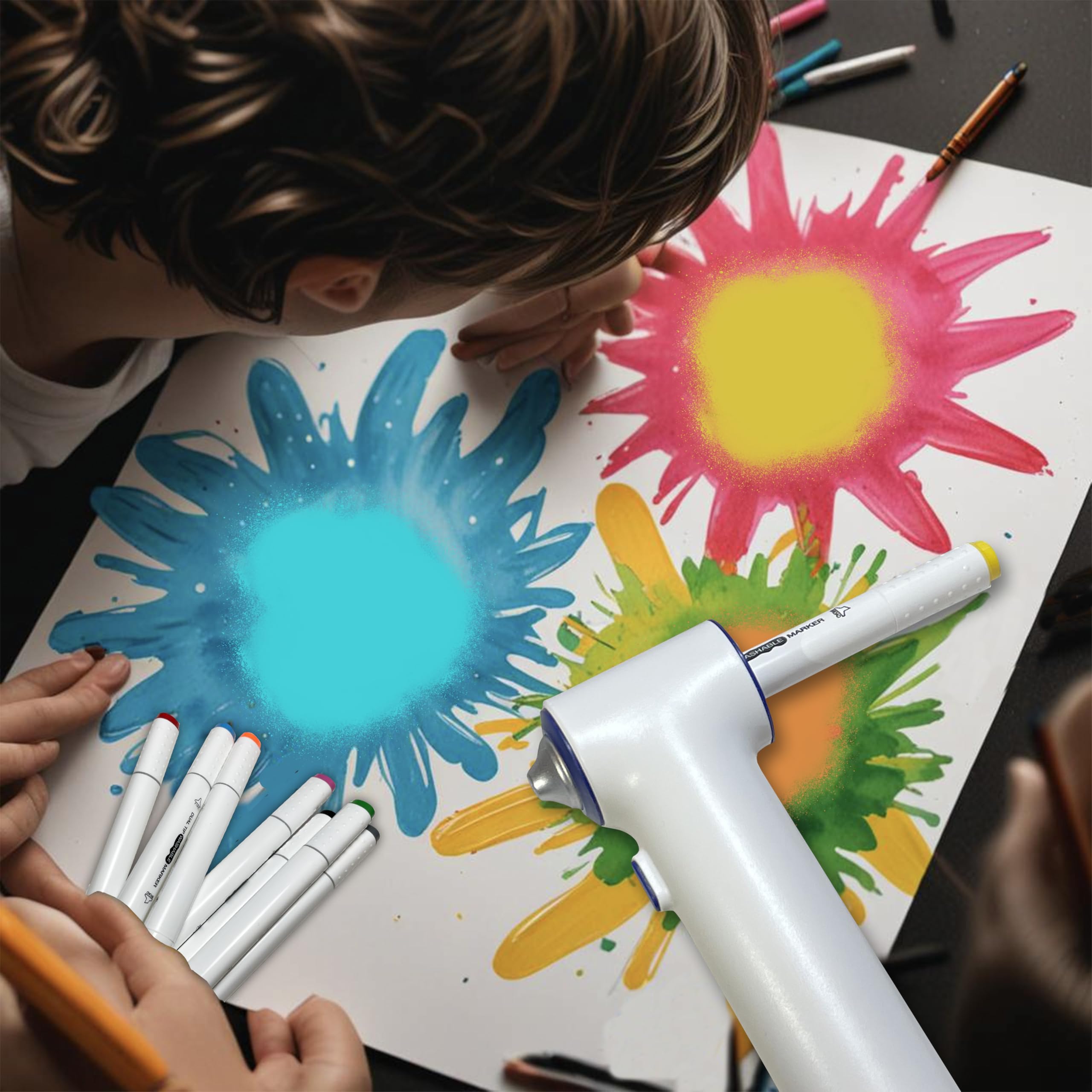 BECUSSITTA on-the-go creative kit is ideal for art activities at home or school.