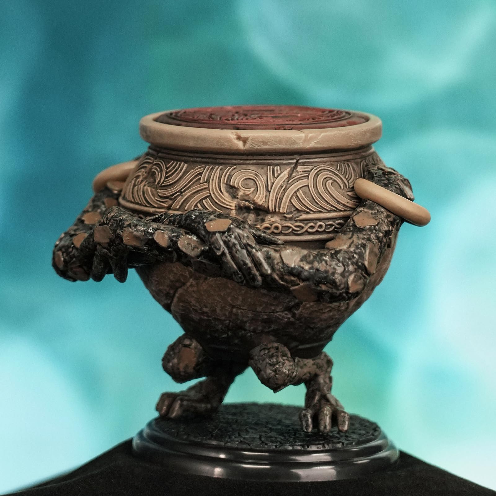 BEEMAI Firelink ELDRing Series 1 figure pose, dynamic display for desk or shelf