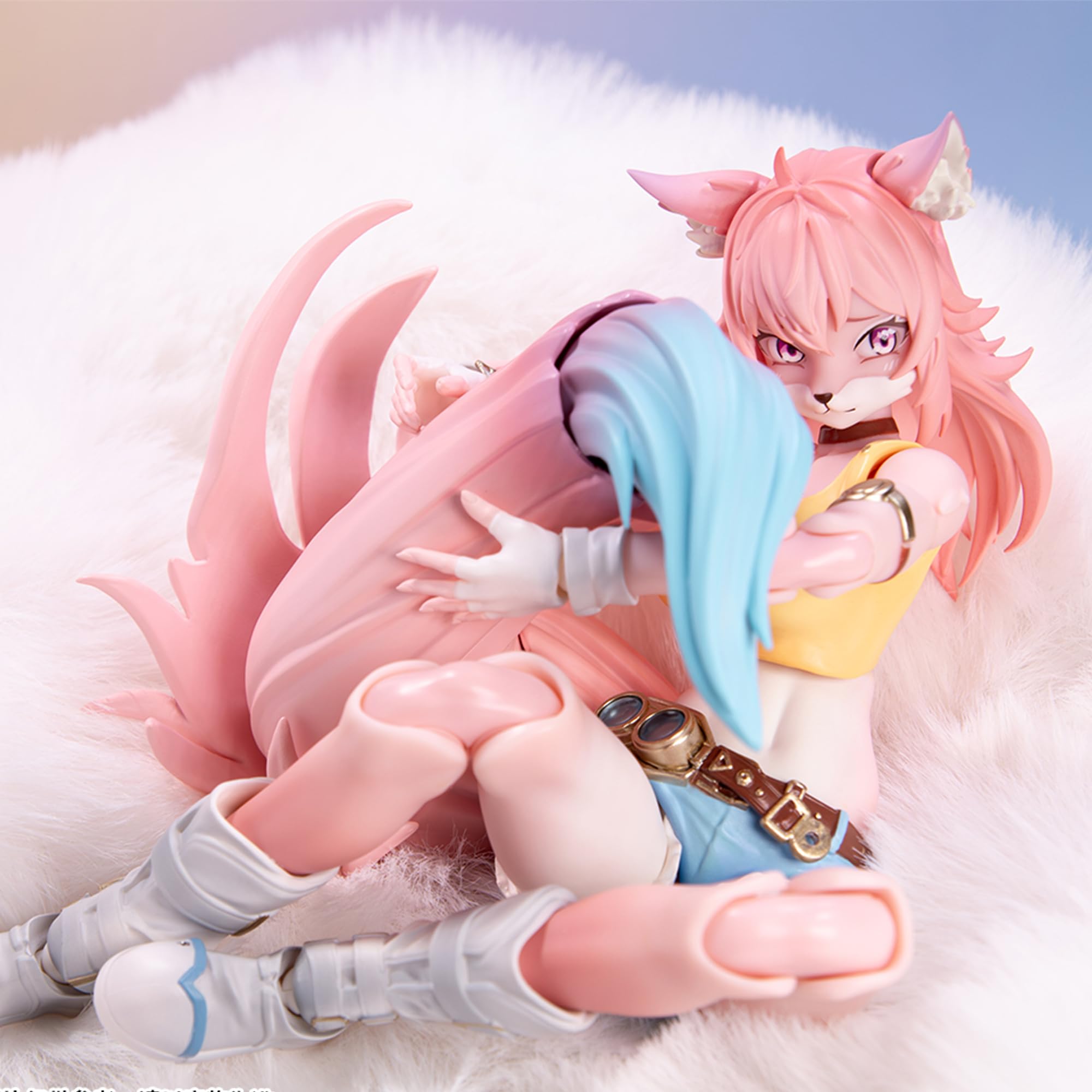 BEERISE LADOTOYS Mender Liya Alopex pink poseable figure in action-ready pose.