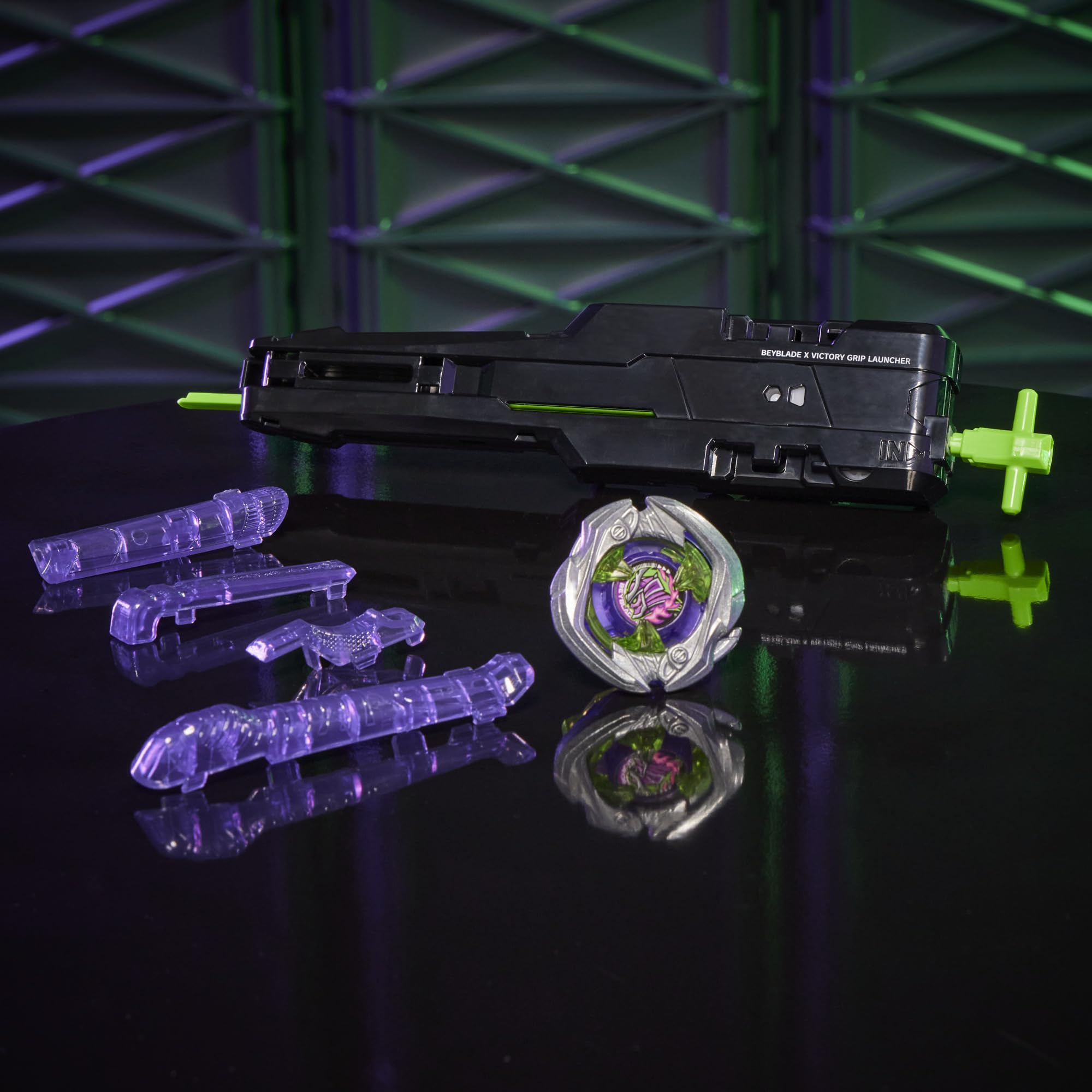 Beyblade X clockwise starter with 25 cm ripcord shown, ready for swift launches.