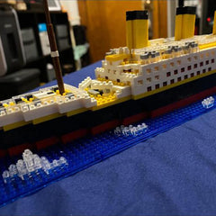 Spare blocks included to help complete the Titanic build.