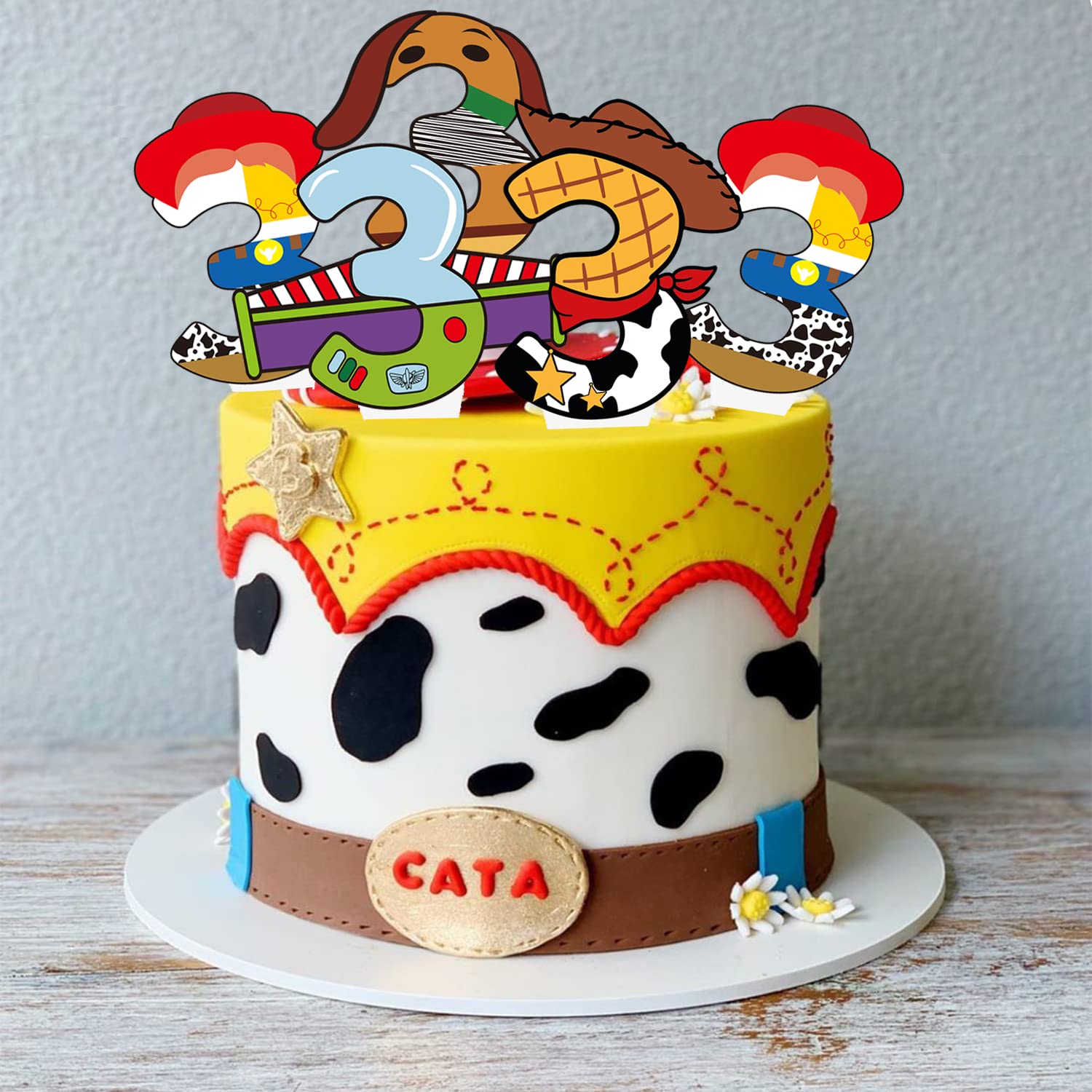 BIGKEOKI high-quality cardstock toppers provide sturdy cake accents.