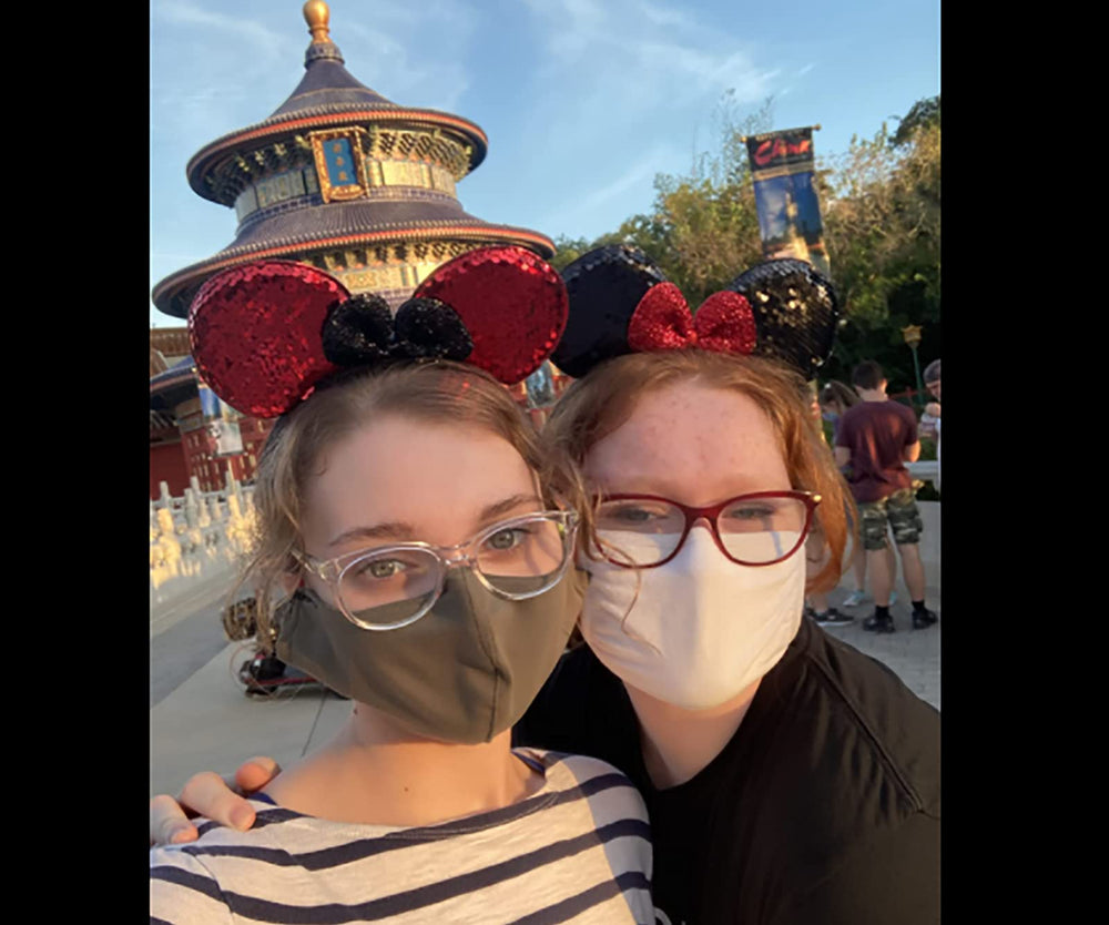 Colorful Minnie headbands from BLholife arranged for outfit variety