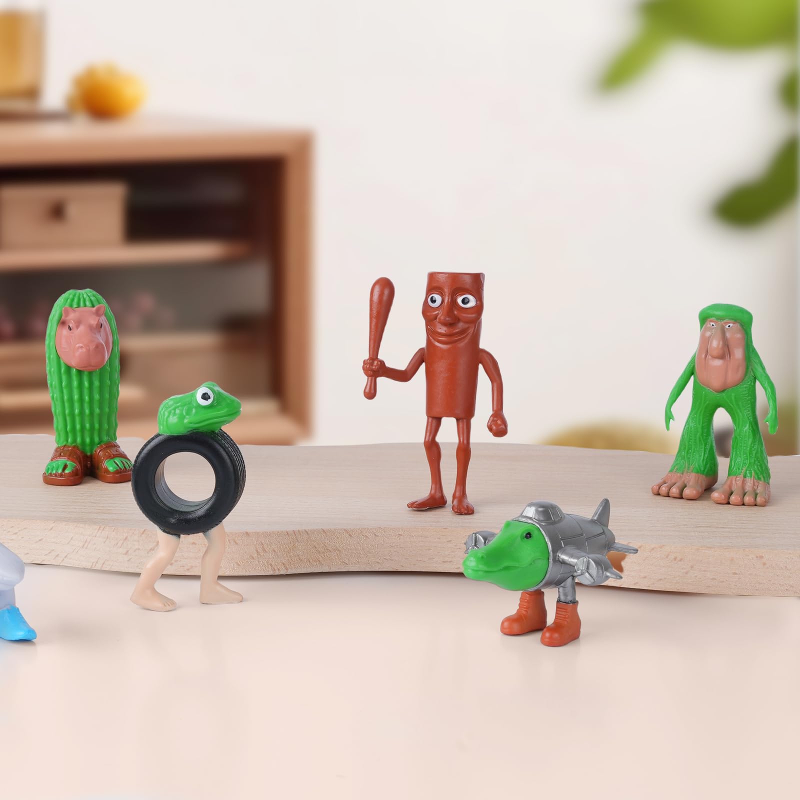Bllmiq Boneca Ambalabu toy enhances compact desk decor