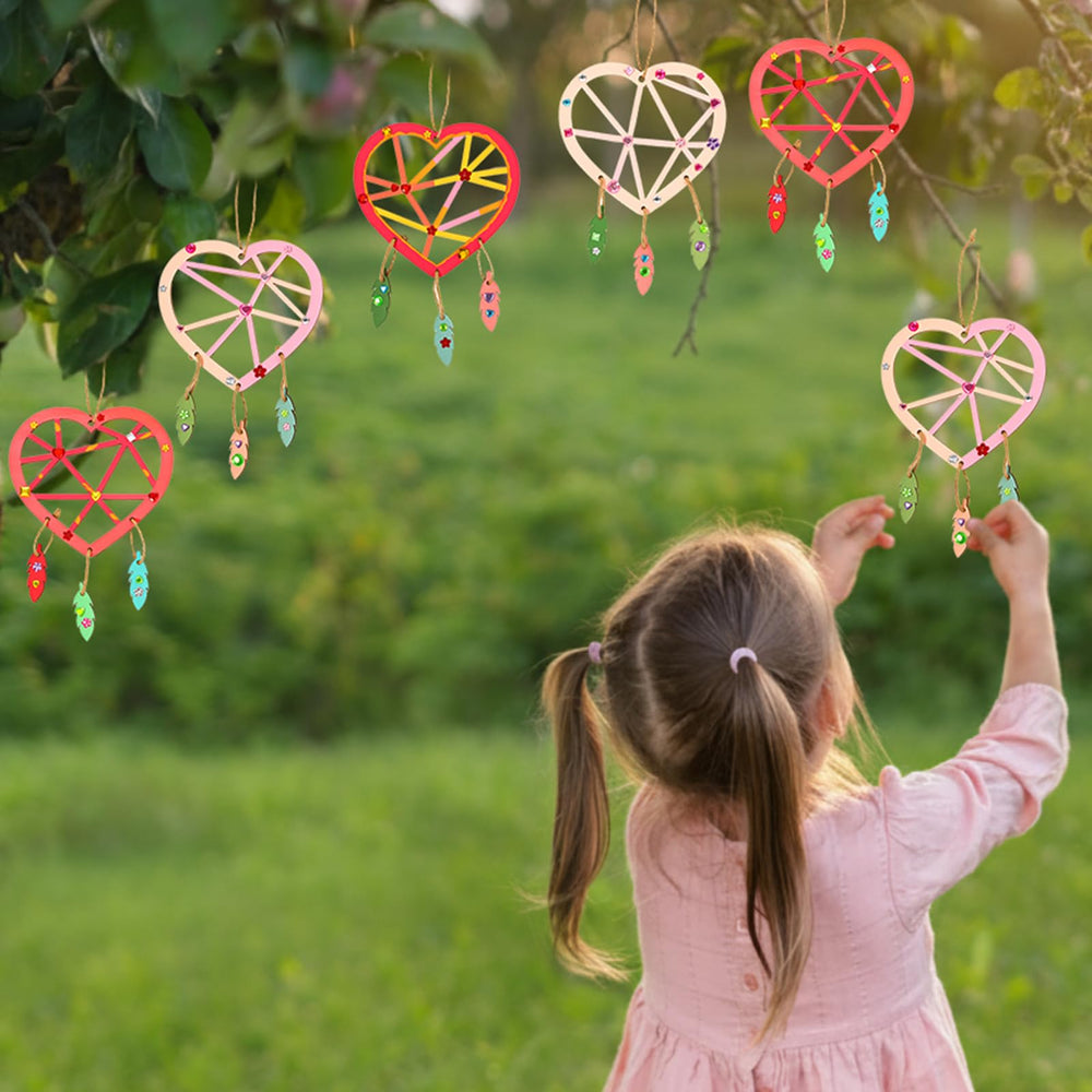 Blueweenly classroom and party decor ideas for DIY valentine crafts.
