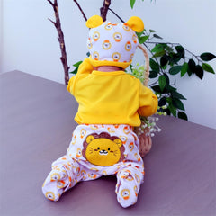 BNNPUU lion-yellow gloves and socks complete a cozy wardrobe