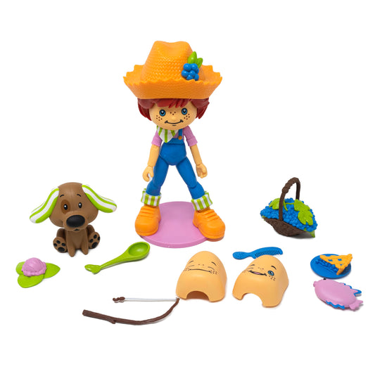 Boss Fight Studio Strawberry Shortcake Deluxe figure, poseable display piece for collectors.