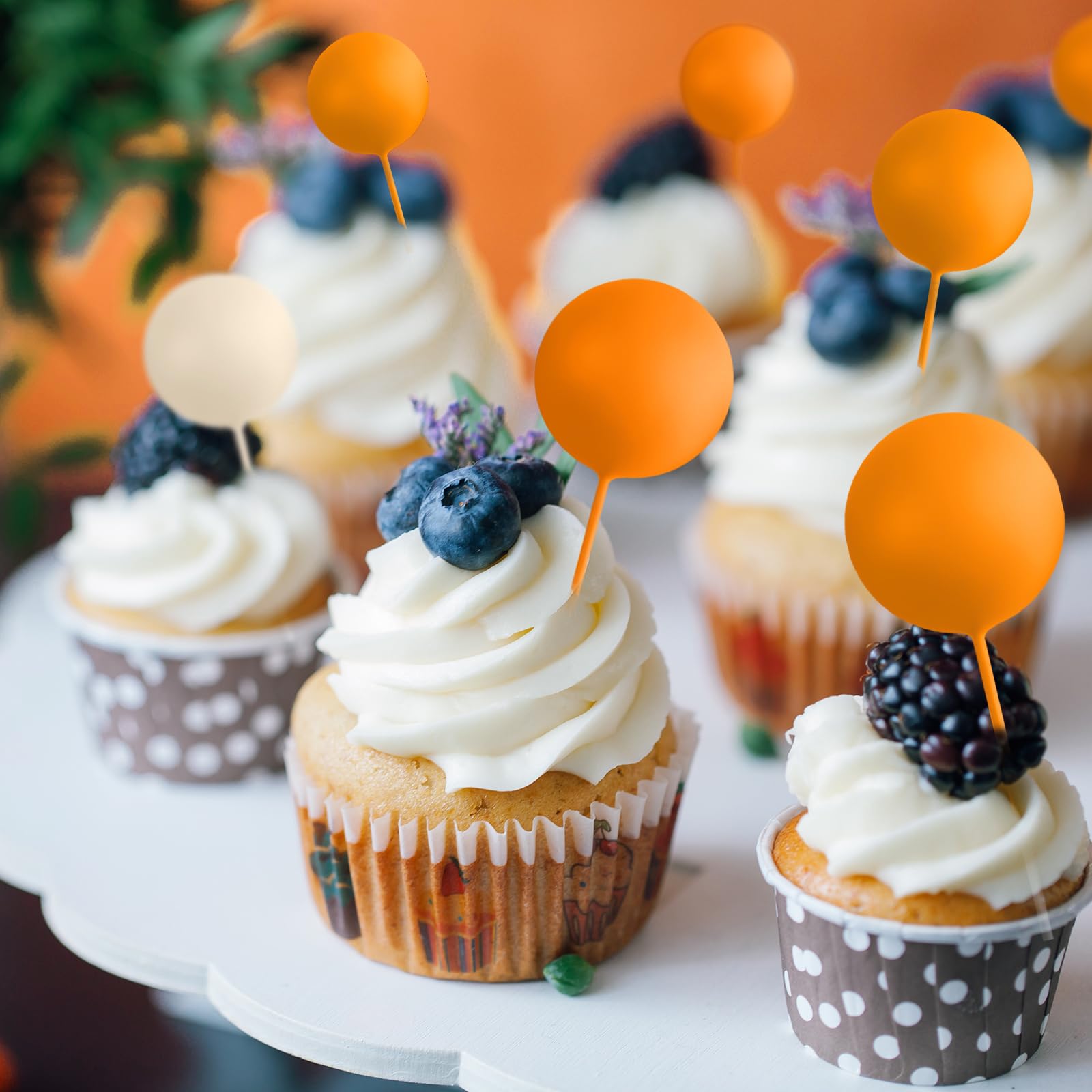 Bouiexye orange cake balls topper in 2 cm size for delicate cupcake decoration.
