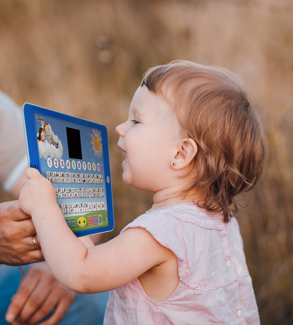 Boxiki Kids tablet on the go, ideal for home and travel learning