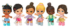 Bratz Runwayz Felicia catwalk fashion for creative poses and display.