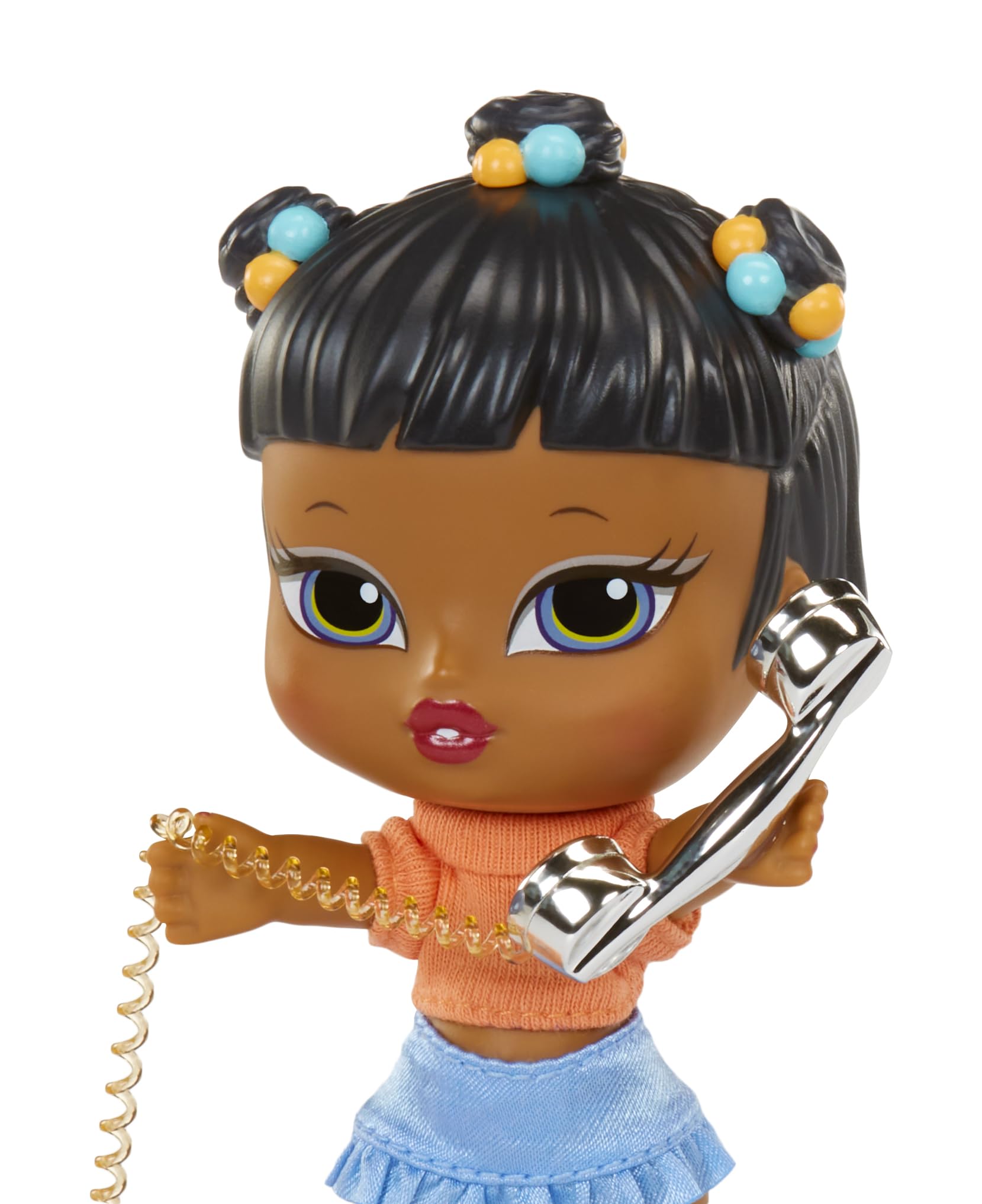 Bratz Babyz Runwayz Packaging front-row view enhances display appeal.