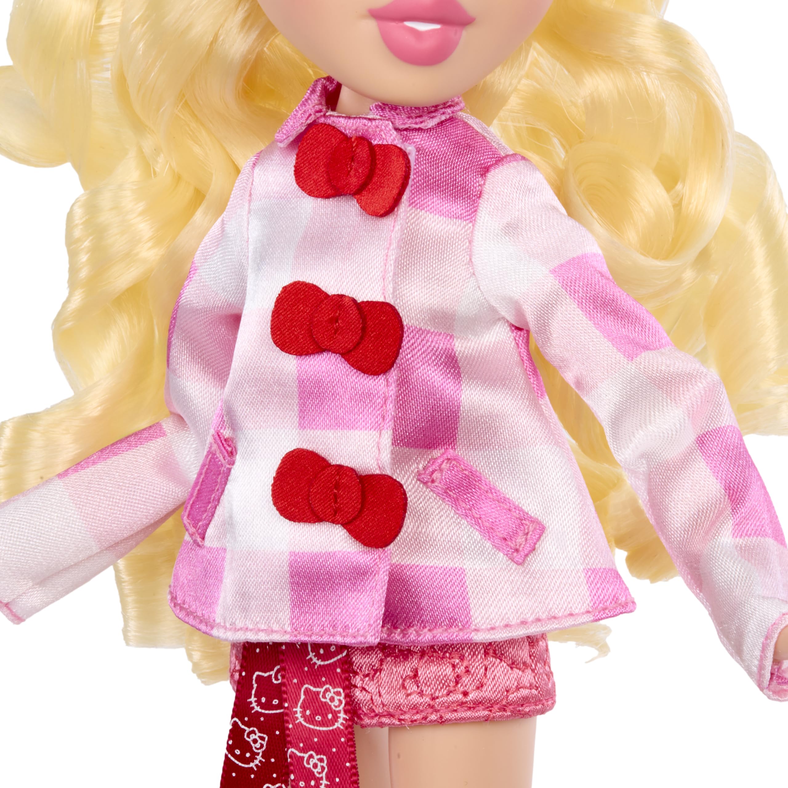 White headband and earrings completing the kawaii look