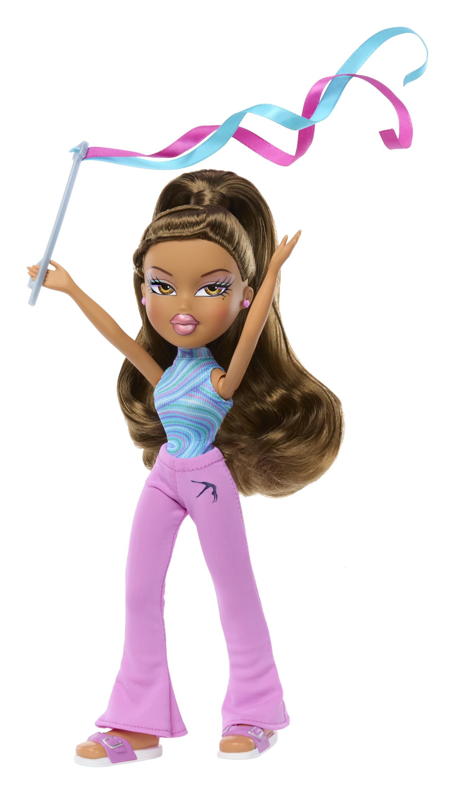 Bratz Play Sportz Yasmin blue eye makeup for bold on-court style