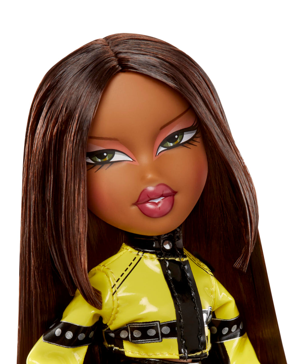 Bratz Scorchin' Sasha sunglasses for cool, confident styling.