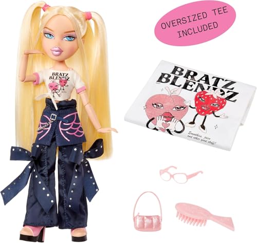Bratz Stylin' Cloe wearing denim pants for versatile street-style storytelling