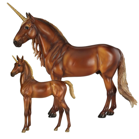 Breyer Cyrus Solana coat detail shows sunlit chestnut shading for lifelike display.