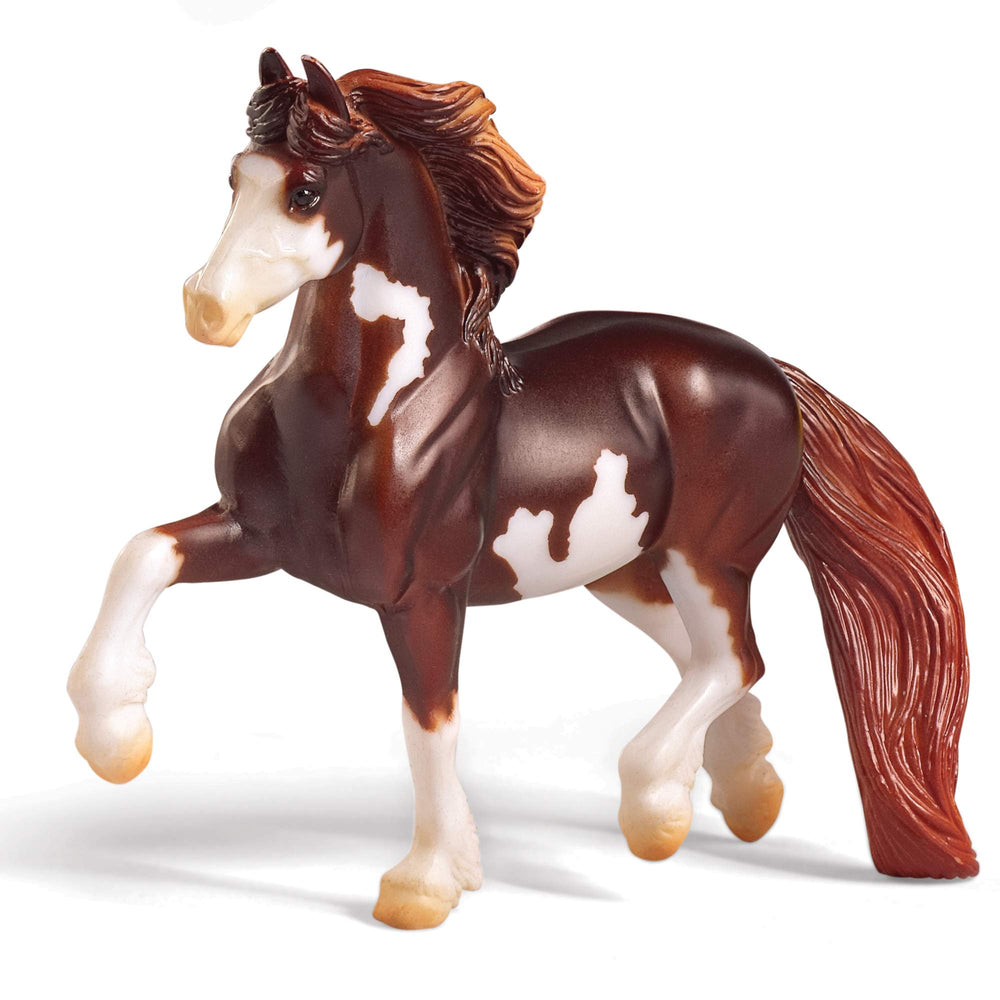 Breyer Stablemates red stable set water trough used in pretend ranch routines