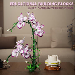 BRICK HAMBURG Home decor ideas with floral blocks for dining tables and shelves.