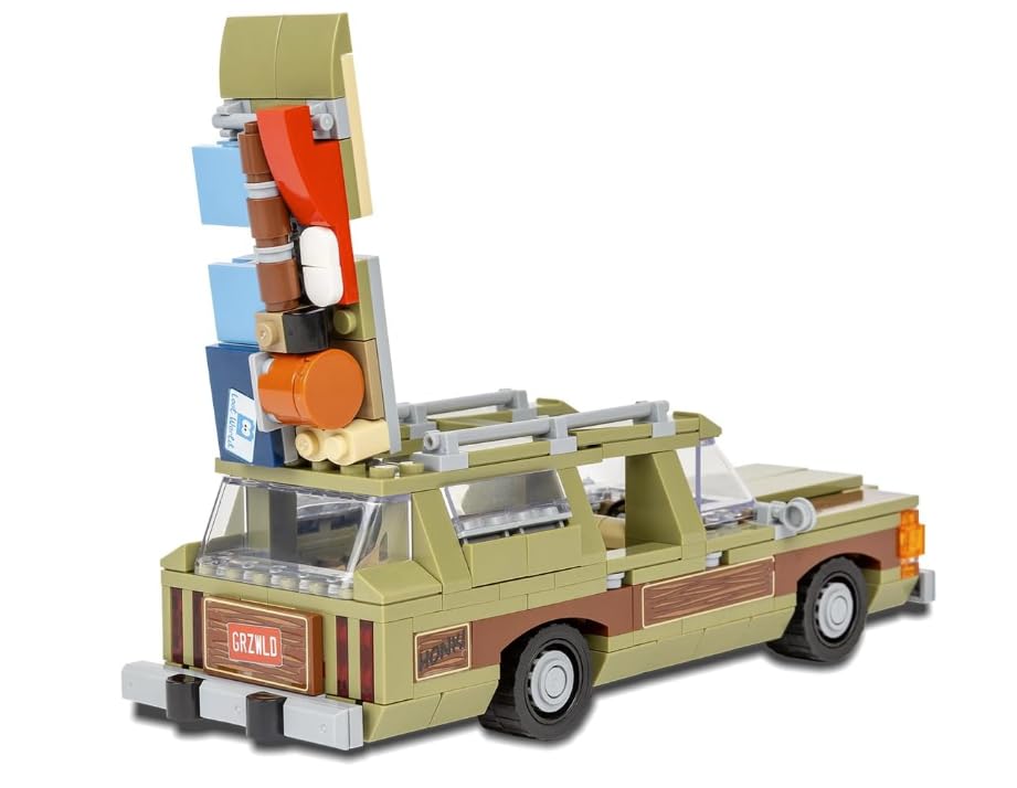 Brick Loot Wagon Queen Truckster unboxing highlights sturdy construction