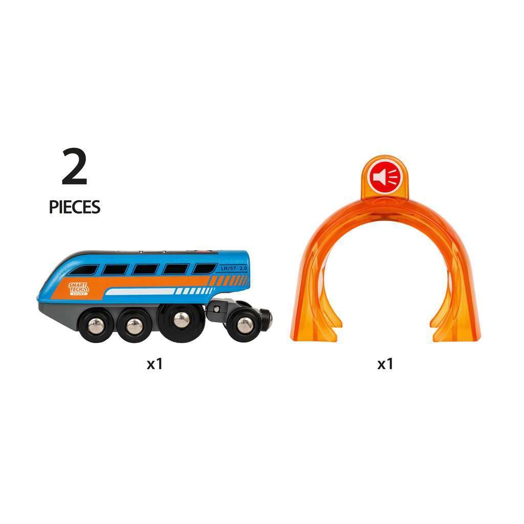 BRIO 33971 record button close up encouraging kids to capture sounds
