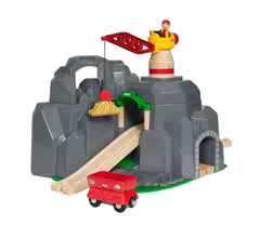 BRIO World workshop-tunnel entry segment demonstrating modular setup.